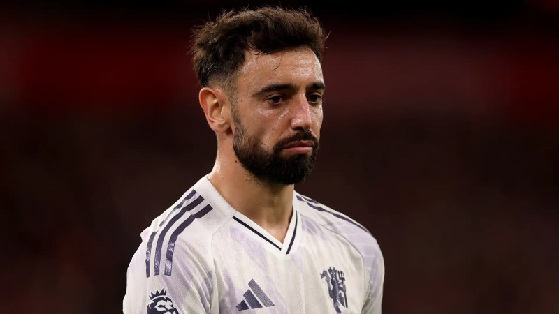 Bruno Fernandes ត្រូវបានជំរុញឱ្យផ្លាស់ទៅ Barcelona ដោយសារតួនាទីលេងមានកម្រិតនៅ Man Utd