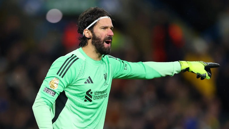 AC Milan ត្រៀមដាក់សំណើទិញ Alisson របស់ Liverpool ដើម្បីជំនួស Mike Maignan ដែលទំនងជាទៅ Chelsea