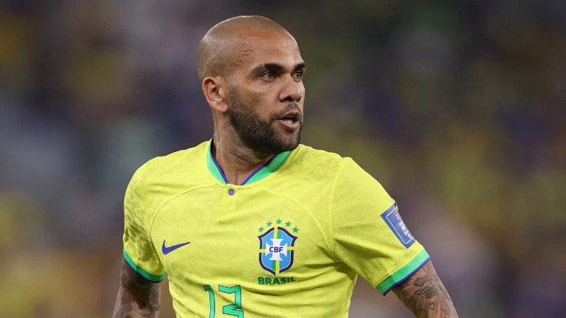Dani Alves ត្រៀមទិញក្លិបនៅព័រទុយហ្គាល់ និងចុះឈ្មោះចូលលេងវិញក្នុងវ័យ ៤២ ឆ្នាំ
