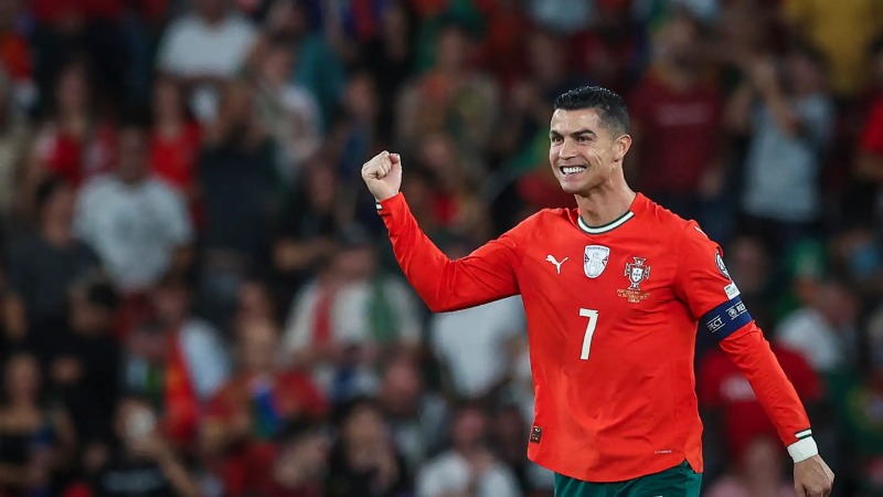 Roberto Martinez ពន្យល់ពីមូលហេតុដែល Ronaldo នៅតែជាជម្រើសដំបូងសម្រាប់ព័រទុយហ្គាល់ក្នុងវ័យ ៤០ ឆ្នាំ