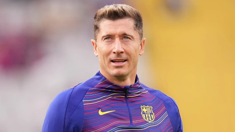 Robert Lewandowski ត្រៀមចរចាជាមួយលីគអារ៉ាប៊ីសាអូឌីត ខណៈកិច្ចសន្យាជាមួយ Barcelona ជិតអស់