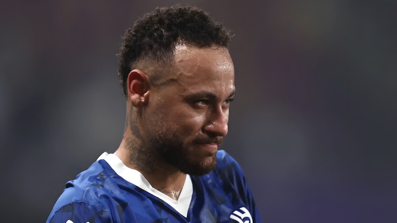 ឪពុករបស់ Neymar Jr. បានបង្ហើបព័ត៌មានដ៏គួរឱ្យភ្ញាក់ផ្អើលមួយថា កូនប្រុសរបស់គាត់ ស្ទើរតែសម្រេចចិត្តចូលនិវត្តន៍ពីបាល់ទាត់