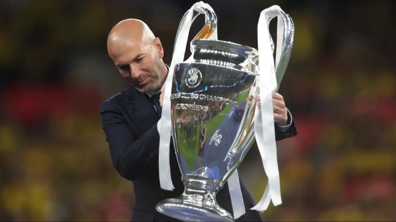 Zinedine Zidane បង្ហាញអាថ៌កំបាំងនៃជោគជ័យនៅ Real Madrid ប៉ុន្មានថ្ងៃបន្ទាប់ពីការចាកចេញរបស់លោក Xabi Alonso
