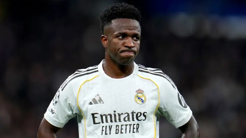 អនាគតរបស់ Vinícius Júnior នៅ Real Madrid កំពុងស្ថិតក្រោមការតាមដាន ខណៈ Saudi Pro League ត្រូវបានរាយការណ៍ថា នៅតែបន្តចរចាអំពីការផ្ទេរ Vinicius Junior ដ៏ធំមួយនៅរដូវក្តៅខាងមុខ