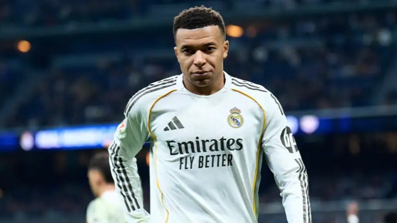 Didier Deschamps ការពារ Kylian Mbappé ដោយហៅគាត់ថា “ប្រធានក្រុមពិតប្រាកដ” ហើយបាននិយាយវាយបកអ្នករិះគន់ពីទម្រង់លេងរបស់គាត់