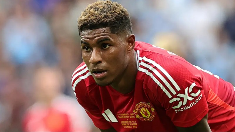 ហេតុអ្វី Marcus Rashford នៅតែមិនស្ថិតក្នុងផែនការ អនាគត របស់ Manchester United ទោះបីលេងបានល្អនៅ Barcelona ក៏ដោយ?