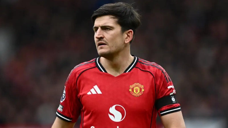 Harry Maguire ទំនងបន្តនៅ Man Utd! ខ្សែការពារដែលធ្លាប់ត្រូវរិះគន់ខ្លាំង អាចទទួលបានកុងត្រាថ្មី បន្ទាប់ពីស្តារទម្រង់លេងឡើងវិញក្រោមការដឹកនាំរបស់ Michael Carrick