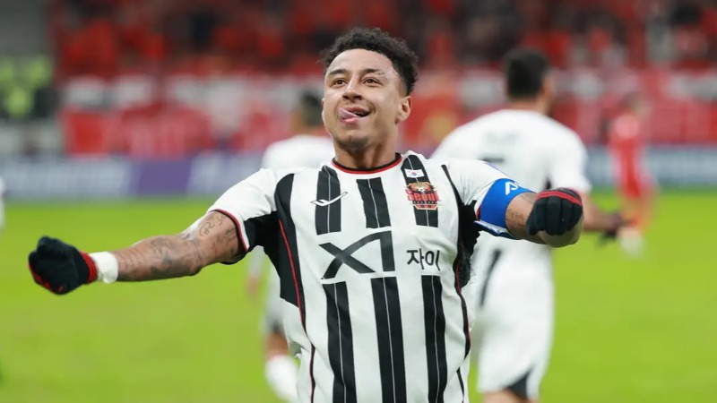 អតីតខ្សែប្រយុទ្ធ Manchester United គឺ Jesse Lingard ក្លាយជាកីឡាករឥតកុងត្រា ហើយមានព័ត៌មានថា គាត់កំពុងចរចាជាមួយក្លិបប្រេស៊ីល Clube do Remo បន្ទាប់ពីចាកចេញពី FC Seoul