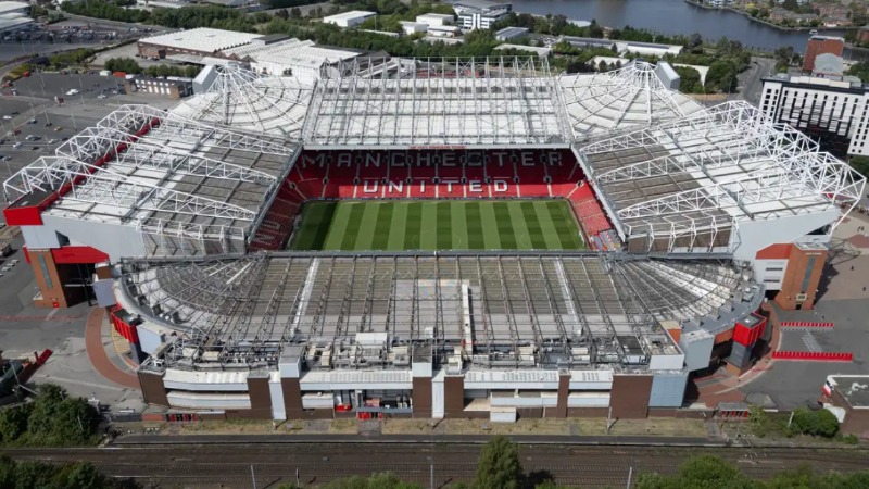 Manchester United សម្រេចកិច្ចព្រមព្រៀងទិញដីធំមួយ ដើម្បីត្រៀមសាងសង់ស្តាតថ្មី ដែលអាចផ្ទុកទស្សនិកជនបានរហូតដល់ទៅ 100,000 នាក់