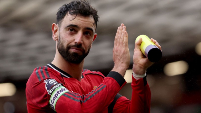 Bruno Fernandes សម្រេចចិត្តបន្តស្ម័គ្រស្មោះជាមួយ Manchester United ក្រោយបដិសេធលុយវាល់លានពីក្លិប Al-Hilal នៃលីគកំពូលអារ៉ាប៊ីសាអូឌីត!