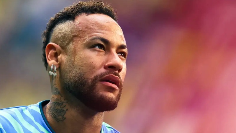 ខ្សែប្រយុទ្ធ Neymar ទិញនាឡិកាដៃប្រណីតតម្លៃ 1 លានដុល្លារ អំឡុងពេលធ្វើដំណើរទៅប្រកួត World Cup នៅអាមេរិក
