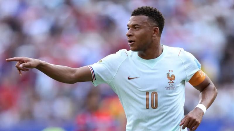 វីរៈបុរសប្រេស៊ីល Ronaldo លើកឡើងថា ទម្រង់លេងរបស់ Kylian Mbappe រំលឹកដល់រូបលោកកាលពីនៅចំណុចកំពូល