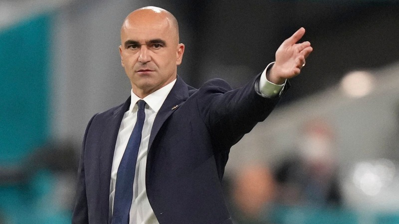 លោក Roberto Martinez ត្រូវគេស្តីបន្ទោសថា «ខ្វះភាពម៉ឺងម៉ាត់» រឿងយោគយល់ និងដាក់ Cristiano Ronaldo លេងរាល់នាទី
