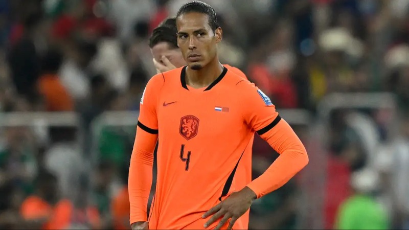 លោក Zlatan Ibrahimovic ចង់បានខ្សែការពារ Virgil van Dijk មកដឹកនាំតំបន់ការពារឱ្យ AC Milan
