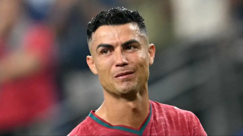 Cristiano Ronaldo ចាកចេញពី World Cup ទាំងទឹកភ្នែក និងពន្យារពេលសម្រេចចិត្តរឿងចូលនិវត្តន៍ពីជម្រើសជាតិ  (Portugal)
