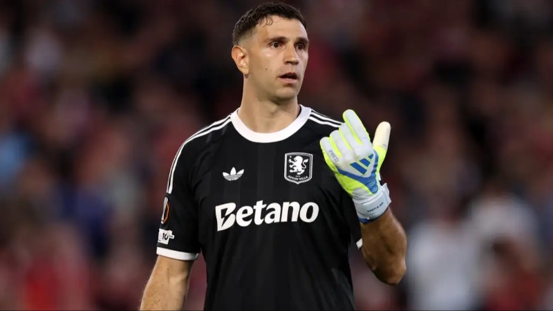 Emiliano Martinez ត្រៀមខ្លួនបង្ខំចិត្តចាកចេញពី Aston Villa ដើម្បីផ្ទេរទៅកាន់ Juventus នារដូវក្តៅនេះ ក្រោយមានភាពរកាំរកូសជាមួយថ្នាក់ដឹកនាំក្លិប