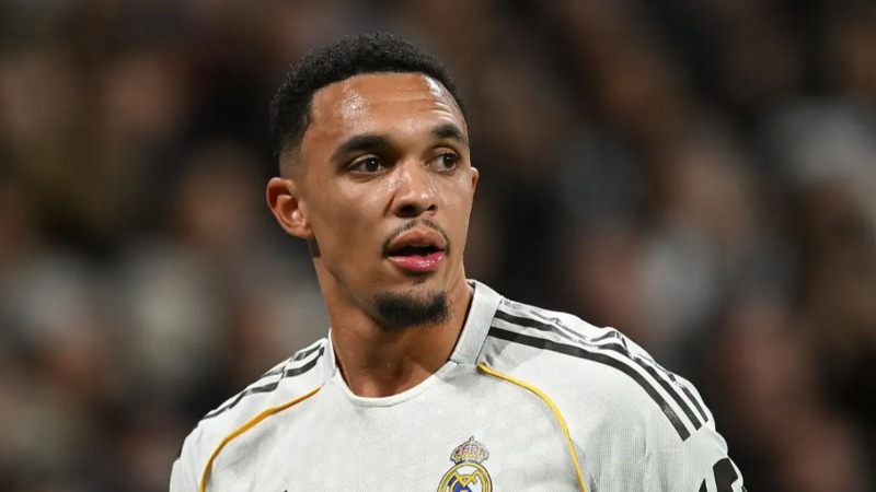 Trent Alexander-Arnold បង្ហាញការស្ងើចសរសើរចំពោះភាពហ្មត់ចត់ និងកម្រិតលេងដ៏តឹងរឹងរបស់លោក Jose Mourinho ក្នុងវគ្គហ្វឹកហាត់មុនបើករដូវកាលជាមួយ Real Madrid