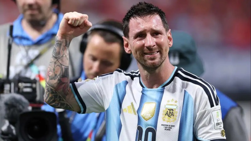 លោក Lionel Scaloni ឆ្លើយតបជុំវិញពាក្យចចាមអារ៉ាមពីការចូលនិវត្តន៍របស់ Lionel Messi មុនពេលជំនួបផ្តាច់ព្រ័ត្រ World Cup ដ៏ធំជាមួយអេស្ប៉ាញ