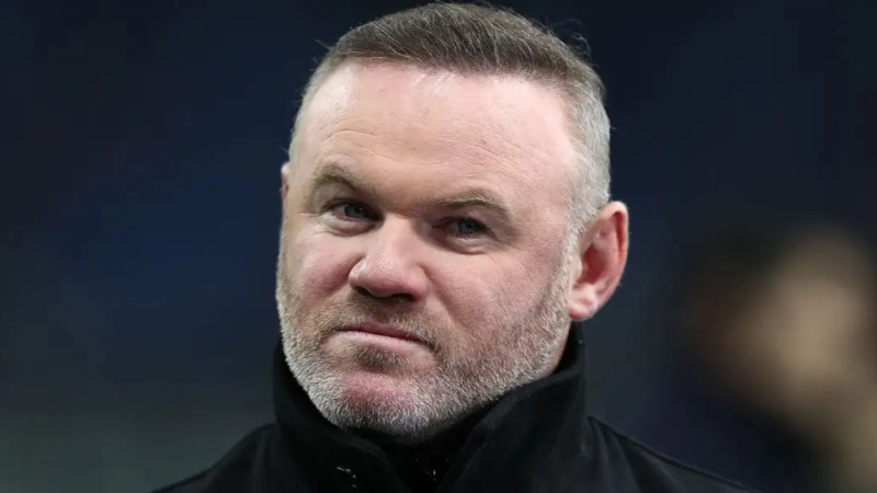 Wayne Rooney រិះគន់កម្មវិធីប្រគំតន្ត្រីពាក់កណ្តាលតង់ (Halftime Show) វគ្គផ្តាច់ព្រ័ត្រ World Cup ថា «គ្មានបានការ» ទោះបីជាមានការចូលរួមពីតារាកំពូលៗដូចជា Madonna, Shakira និង Justin Bieber ក៏ដោយ