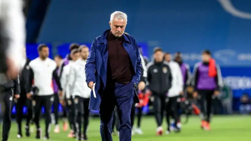Real Madrid បដិសេធសំណើរបស់ Mourinho... និងទម្លាក់ការទទួលខុសត្រូវលើរូបលោក!