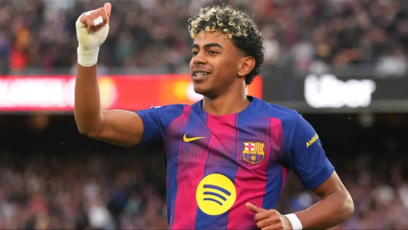Barcelona បន្តទុក Lamine Yamal ឱ្យលេងនៅស្លាបស្តាំដដែល ដោយលោក Hansi Flick គ្មានផែនការផ្លាស់ប្តូររូបគេទៅលេងតំណែង False Nine ឡើយ