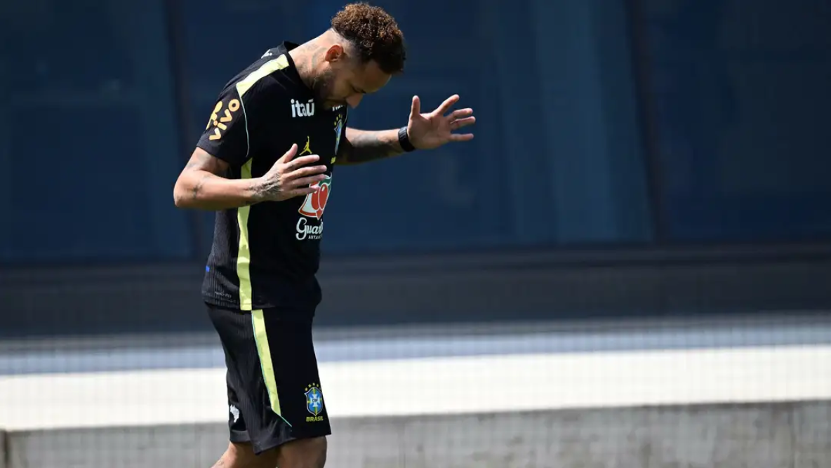 Lucas Paqueta រំភើបចិត្តខ្លាំងក្រោយឃើញ «រៀមច្បង» Neymar ត្រឡប់មកហ្វឹកហាត់វិញ មុនជំនួបកាត់សេចក្តីជាមួយស្កុតឡែន